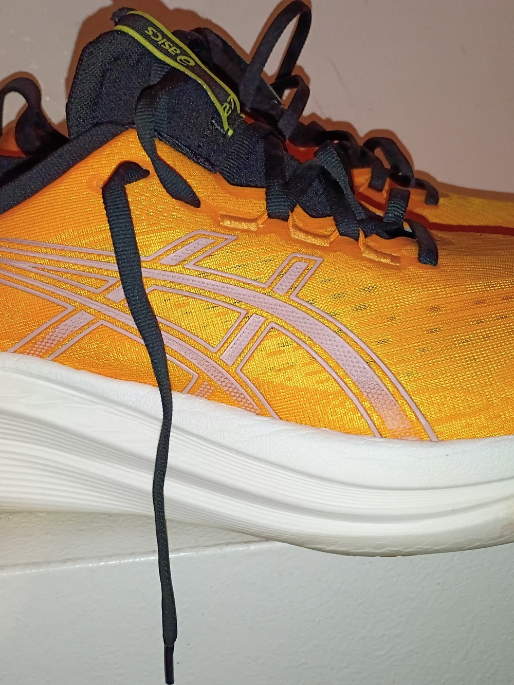 Asics GEL NINBUSH 27 Sz 10.5 Menβs Athletic Shoes